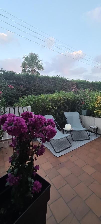 Le Tamaya Plage Charmant T2 En Rez De Jardin A 2 Pas D Une Belle Plage De Toutes Commodites Et Centre Ville Port Cavalaire-sur-Mer Luaran gambar